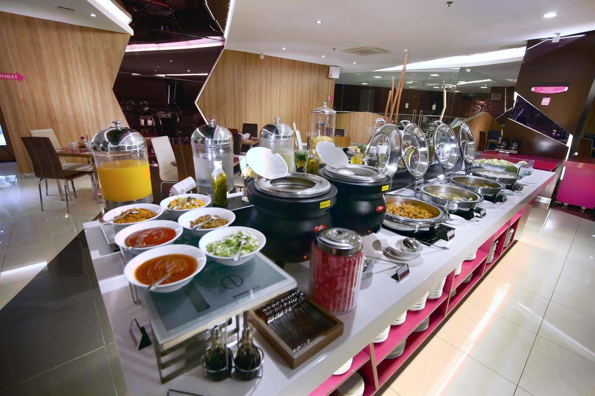favehotel LTC Glodok Jakarta Exteriér fotografie